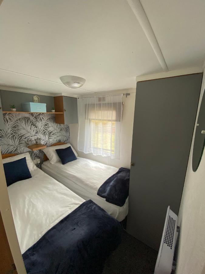 Unique Caravan With Outdoor Space Ballantrae Exterior photo