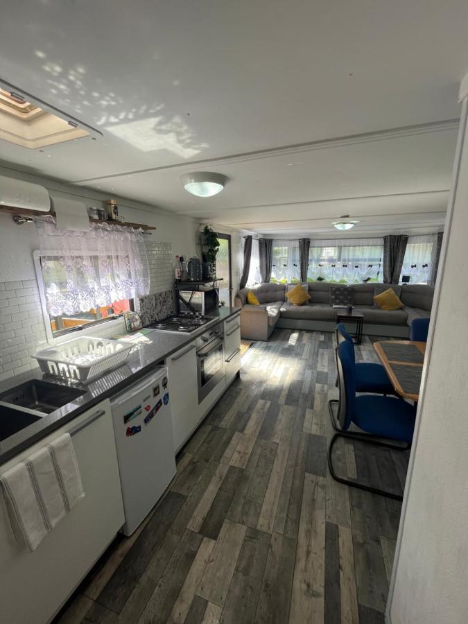 Unique Caravan With Outdoor Space Ballantrae Exterior photo